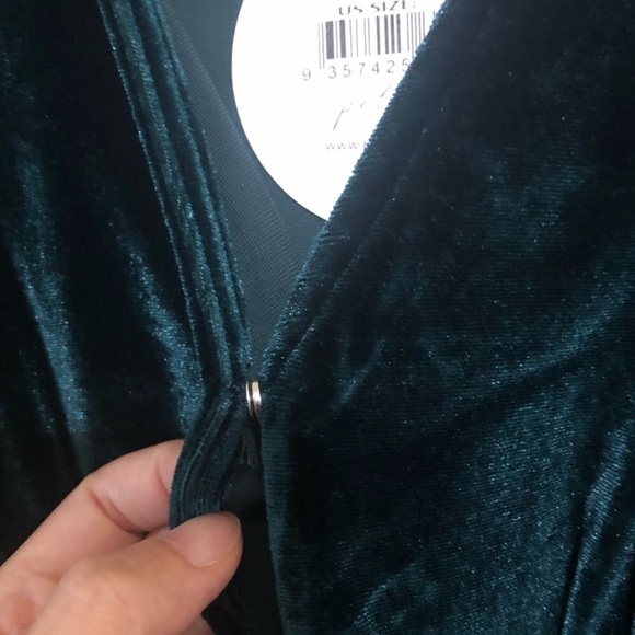 Petal & Pup green velvet v-neck long sleeve wrap dress - Picture 3 of 8